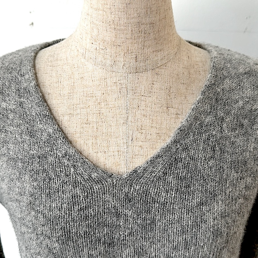 Light Gray Marled 100% Wool Sweater by Uniqlo XS - Picture 6 of 8